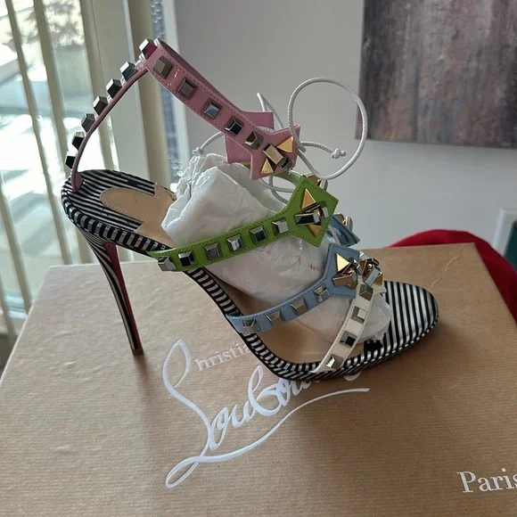 Christian Louboutin size 40 worn only twice with original box and shoe bags - Picture 9 of 10